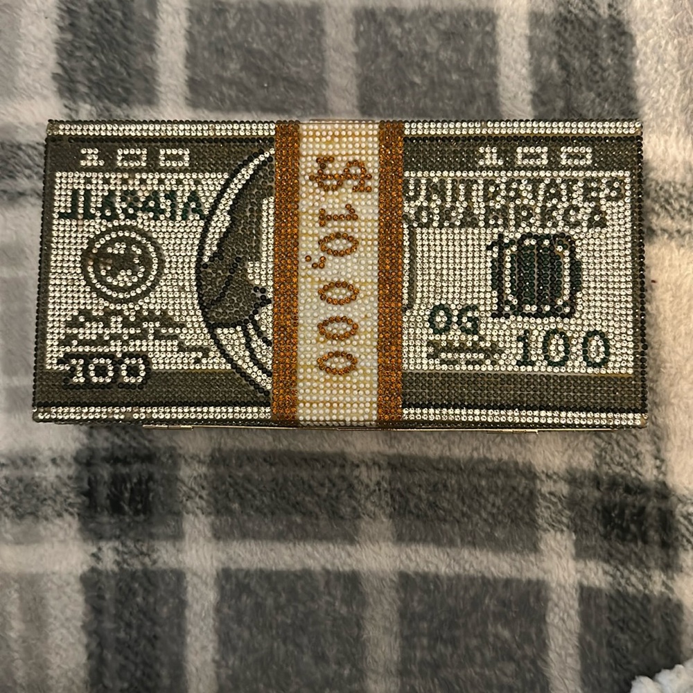 “10,000” clutch purse